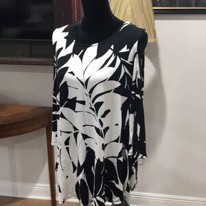 Ruby Rd. Tunic/cold shoulder